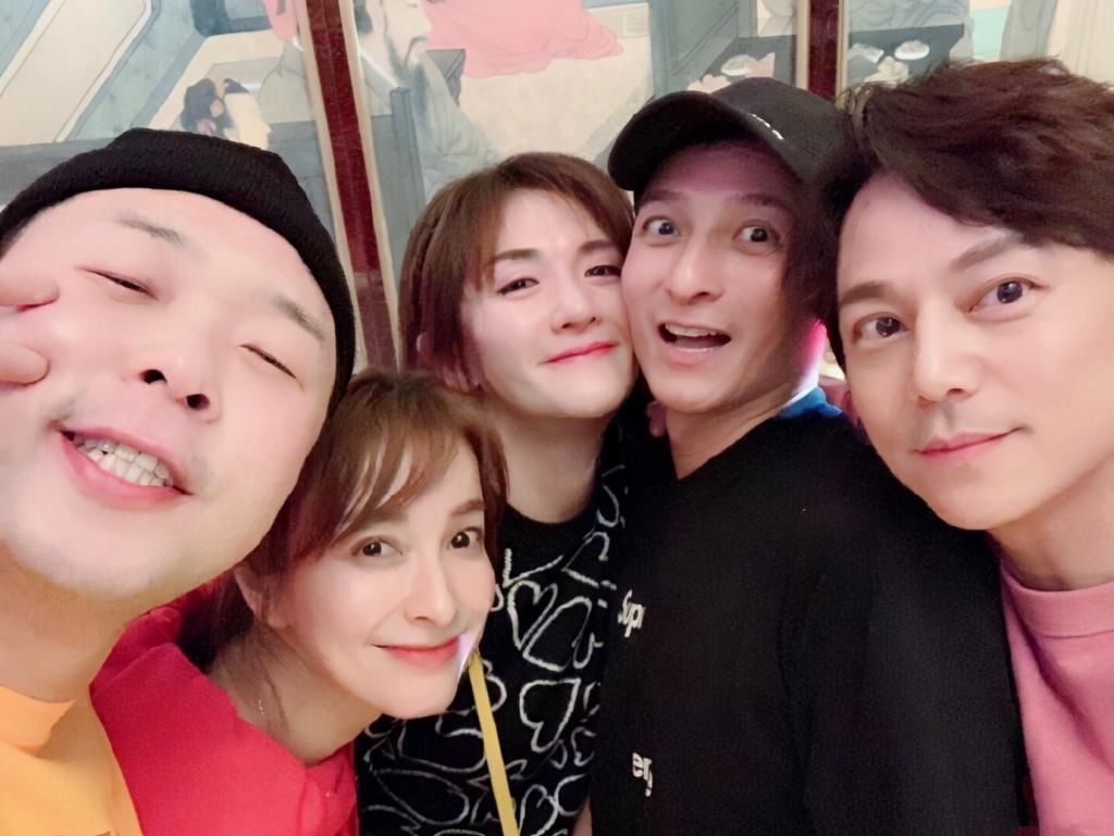 何炅|網傳《快本》更換主持陣容后,何炅汪涵謝娜退出芒果臺關聯公司