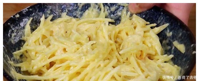 鸡蛋|土豆丝里打3个鸡蛋,居然这么好吃,我家一周吃7次,上桌就扫光!
