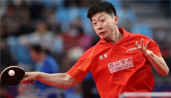 发球轮|马龙永远的神！3-0打爆全国冠军为师弟复仇，砍2分带队进决赛立功