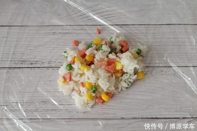 早餐吃它美味又顶饱，做法简单，孩子特喜欢，连吃4个都不够