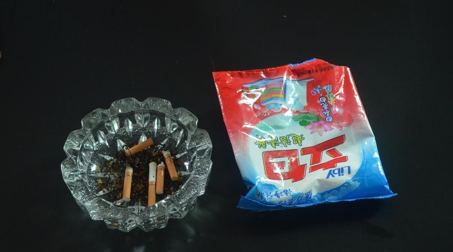 烟头加洗衣粉用水泡一下, 没想到还有这个作用, 看完你会感谢我的