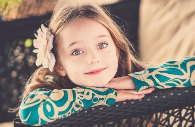 孩子|九岁女儿当父亲面换衣服,是装没看见还是正视?宝爸做法值得学习