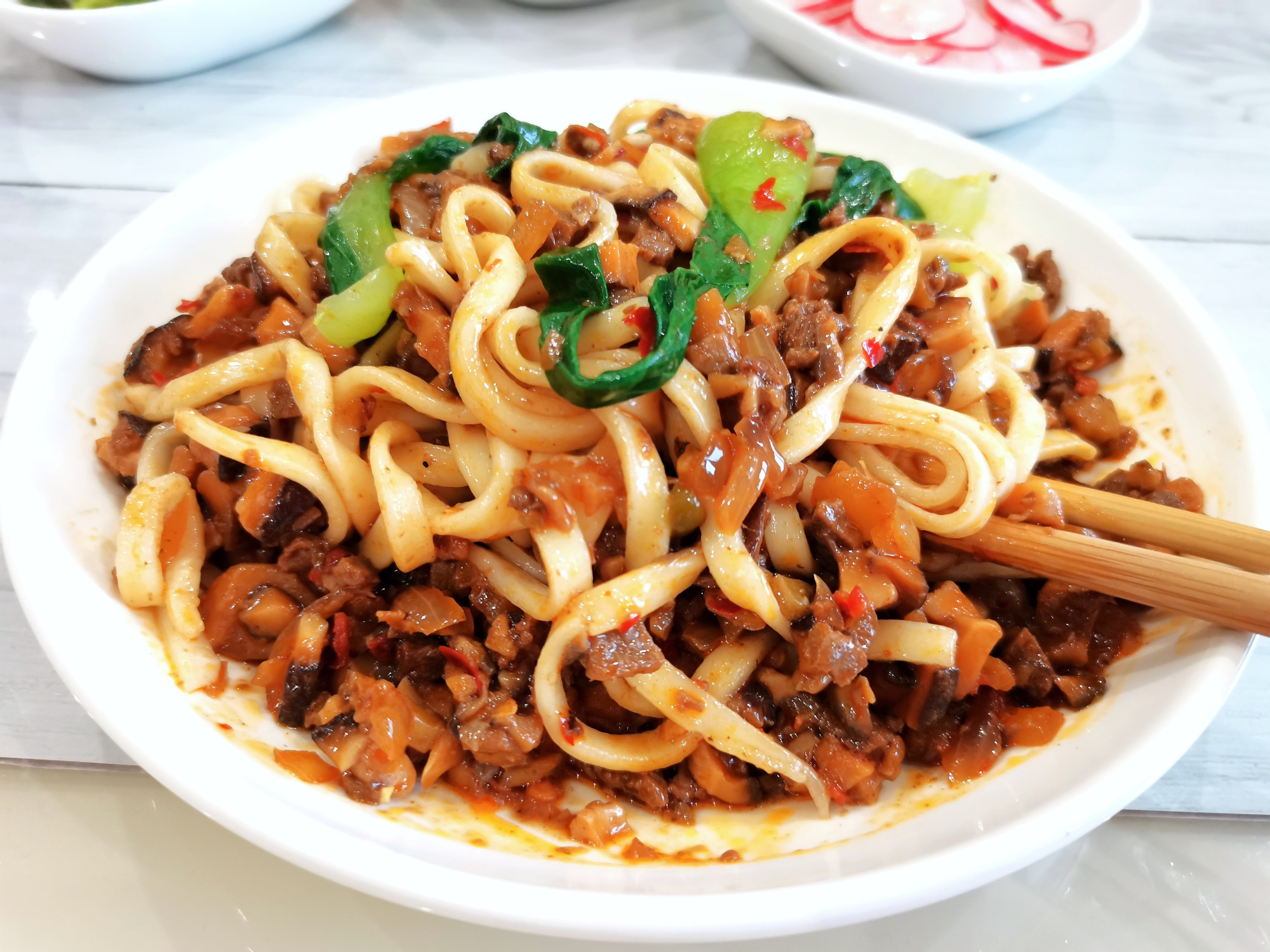 做法|面条这做法太好吃了,一人一大盘,味道香浓一周吃七次都不腻