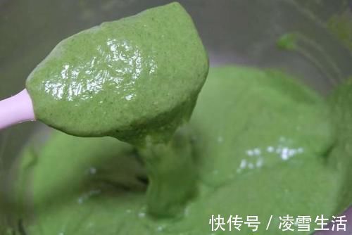 5颗鸡蛋，一把菠菜，就可以吃到又嫩又润的戚风蛋糕，总吃也不够