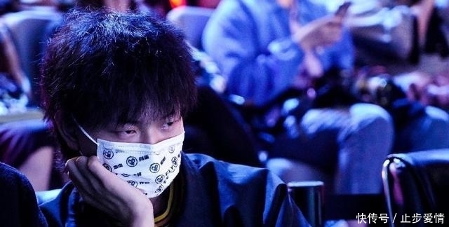 直播|Fly不满现状，直播吐露心声，抱怨QG“养刺痛都不要你”！
