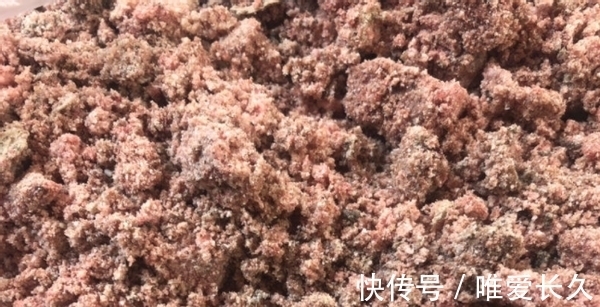 骨粉|怎么利用废弃物给花草施肥，节约成本？多囤些处理好的骨头养花