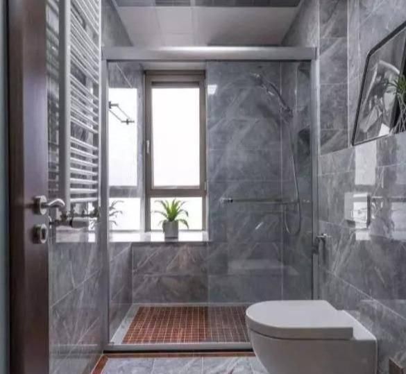 墙体|师傅在卫生间砌了半堵墙,邻居看后竟赖着不走,非要师傅去她家装