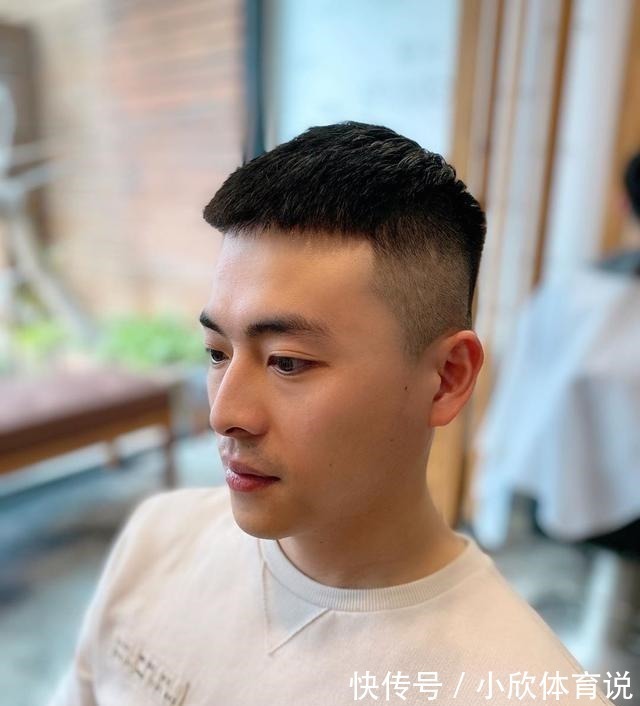 发型 男生“两边铲”发型真的太帅了,今年试试这几款,简单潮流更有范!