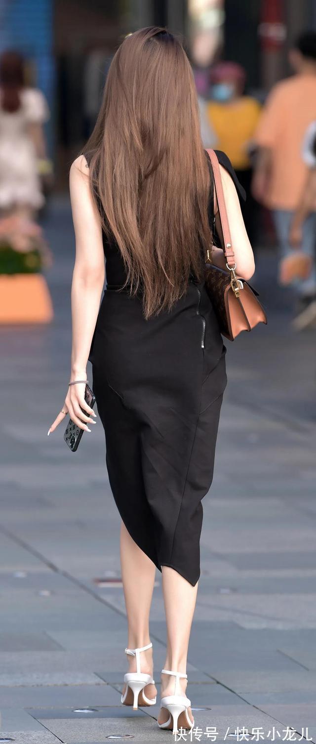 穿搭 黑色穿搭的小姐姐,自然的美 吸引的美