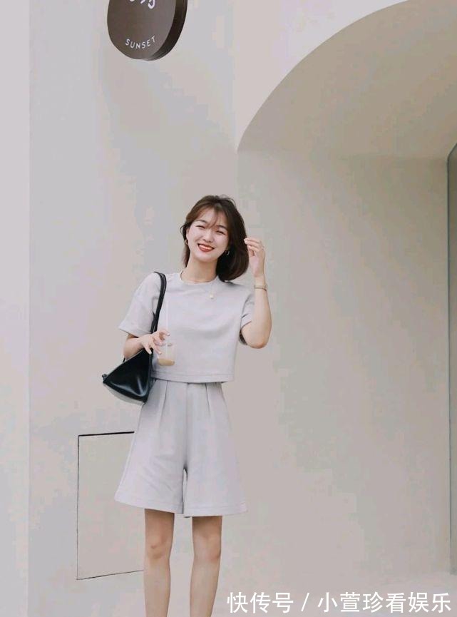 极简|会穿衣搭配很关键，不知道怎么搭配的女生，可以选择极简穿搭风格