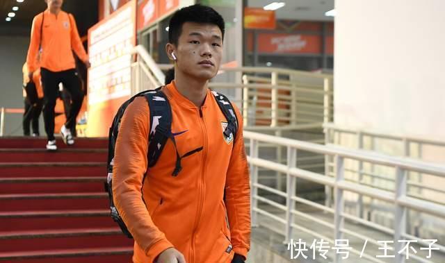 u23|3名U23!李霄鹏为国足打上鲜明烙印 李太守这绰号可不是白叫的