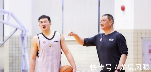 万圣伟|西热力江曝旧主坏消息,宏远前队宠或告别CBA,第三阶段有新变动