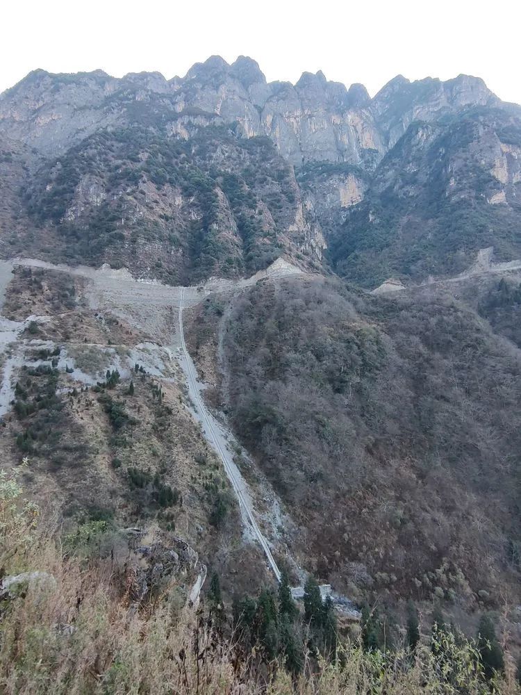 指南村|登顶东川小牯牛山——慈悲殿