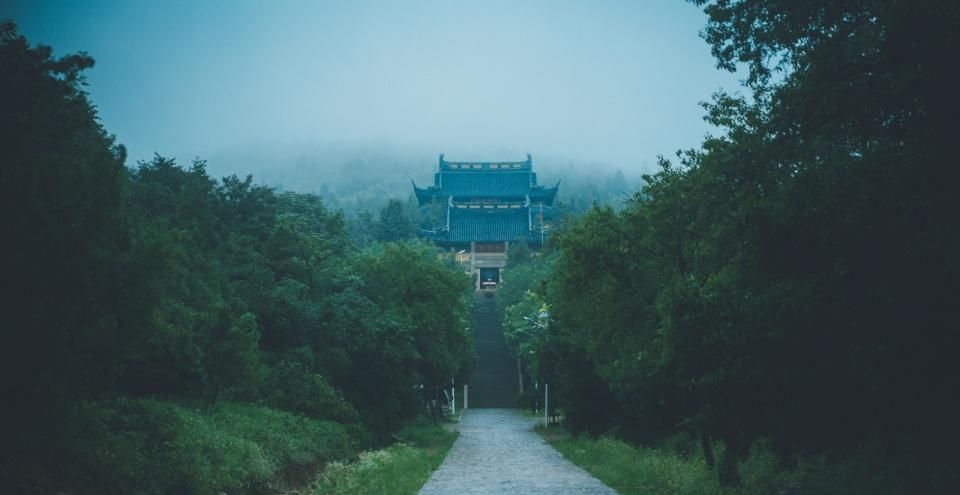 这处|这处道家之场也是天然氧吧，本地人夏日避暑胜地，知道的人不多