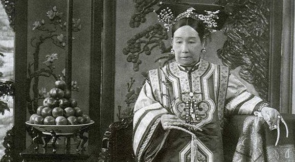 慈禧|她是光绪帝最宠爱的妃子，八国联军攻来，慈禧却派人将她投入井中
