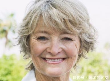 骨骼|50岁左右的女性,总感觉浑身疼痛,是怎么回事医生教你应对