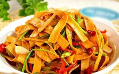 美食推荐：土豆烧排骨，香炒豆皮，干土豆片粉条焖鸡，蒸玉子豆腐的做