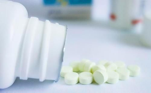 高血压|最适合老年人服用的降压药是坎地沙坦,医生告诉你为什么