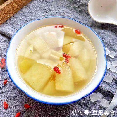 常吃生姜梨汤的人一年也不跑一趟医院