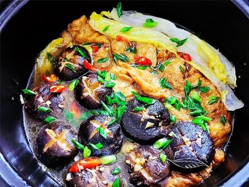 实惠|天冷了,最喜欢砂锅炖白菜,不加猪肉也很好吃,美味又实惠