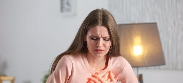 法令纹|女性开始衰老了,身体通常会发出6个“信号”,希望你一个也没有