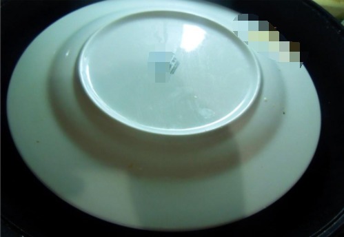  梭子蟹别再清蒸水煮了，加2个鸡蛋蒸蛋羹，汤鲜味美，别提多好吃