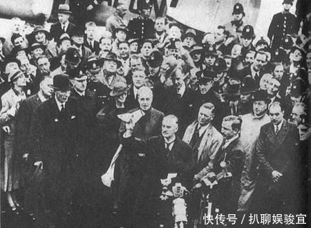 巨头|二战中盟国三巨头在一起拍照的时候,罗斯福为何总是坐在中间?