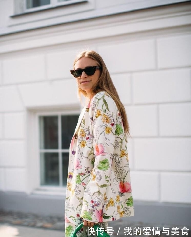 时髦 今年绿色才是最火流行色,时髦好搭还吸睛,比红色更显气质