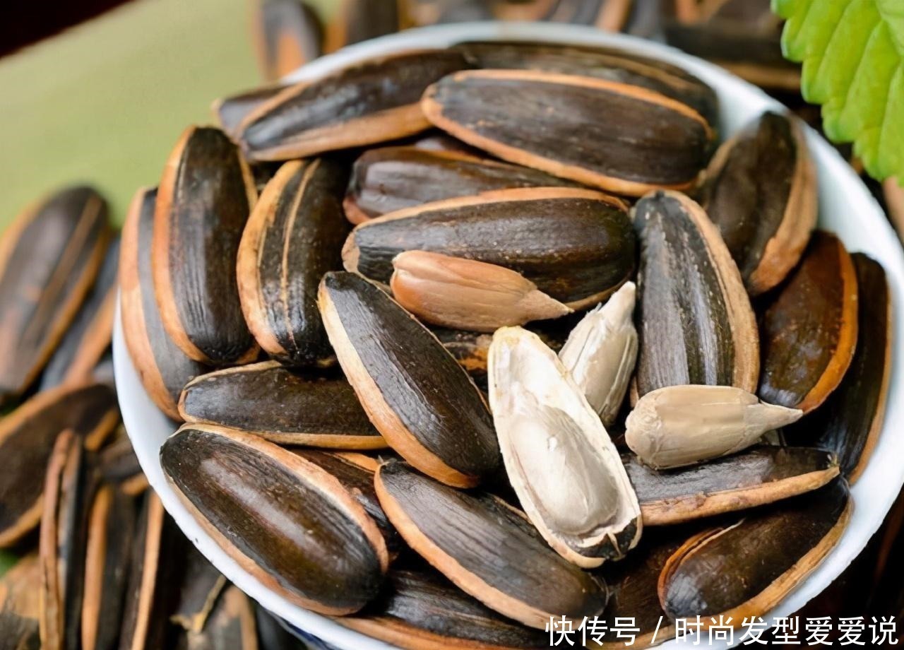 花生|一吃了长膘，一个吃了掉肉，瓜子和花生你们都吃对了吗不懂快看