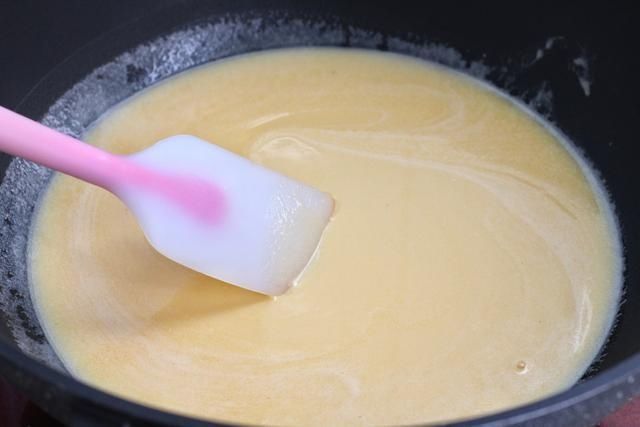 自制奶黄馅料，健康美味无添加，轻松几步就能搞定，不用去外面买