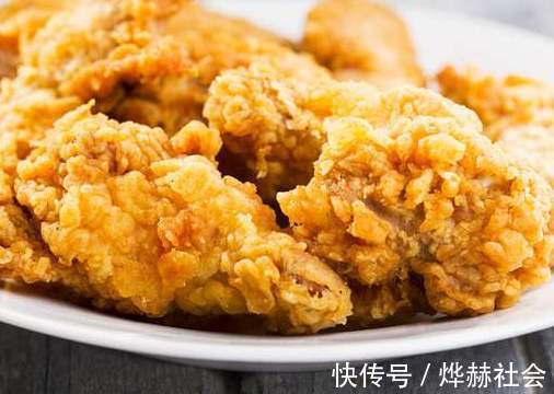 炸鸡|炸鸡腿，用淀粉还是面粉大厨透露技巧，炸出来皮脆肉嫩，太香了
