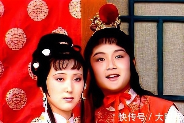 婚姻@林黛玉死后留下一个荷包,宝钗见后瞬间醒悟,自己成了婚姻牺牲品