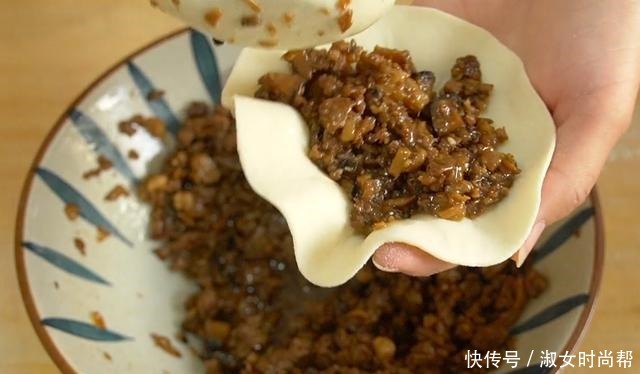 肉包子|孩子超爱吃的酱肉包子,个个皮软馅大,酱香浓郁,鲜嫩多汁,解馋