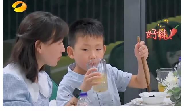 客人|这是什么中餐厅？每天只接待8桌客人还频出状况，只提供一个套餐