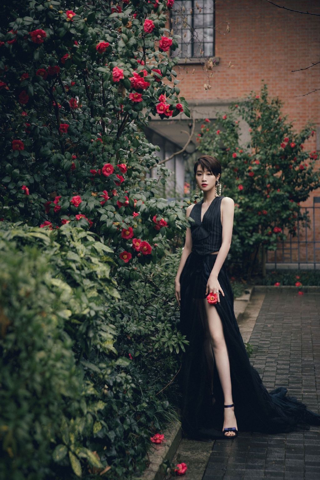 盘发 蓝莹莹的“小精灵”造型, 看着好高级, 复古盘发配发夹还蛮减龄