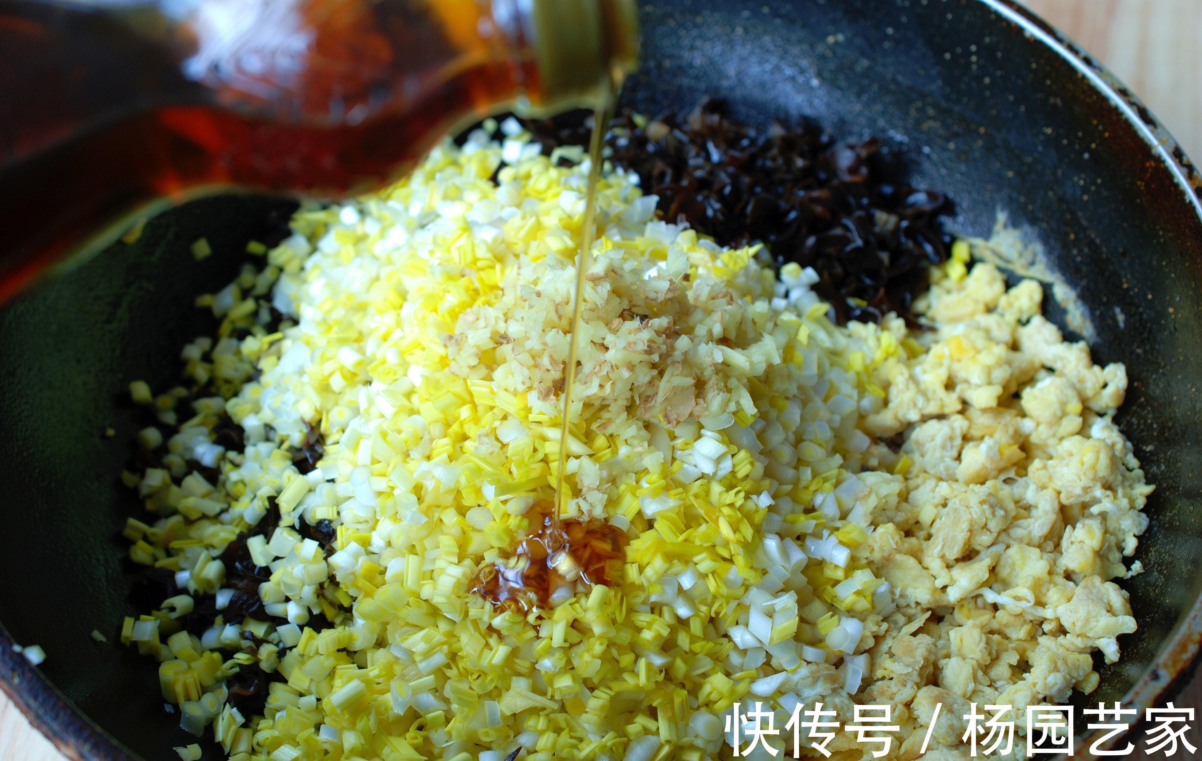 6块钱买了一大把，加4个鸡蛋蒸了2锅大包子，又鲜又嫩真香啊！