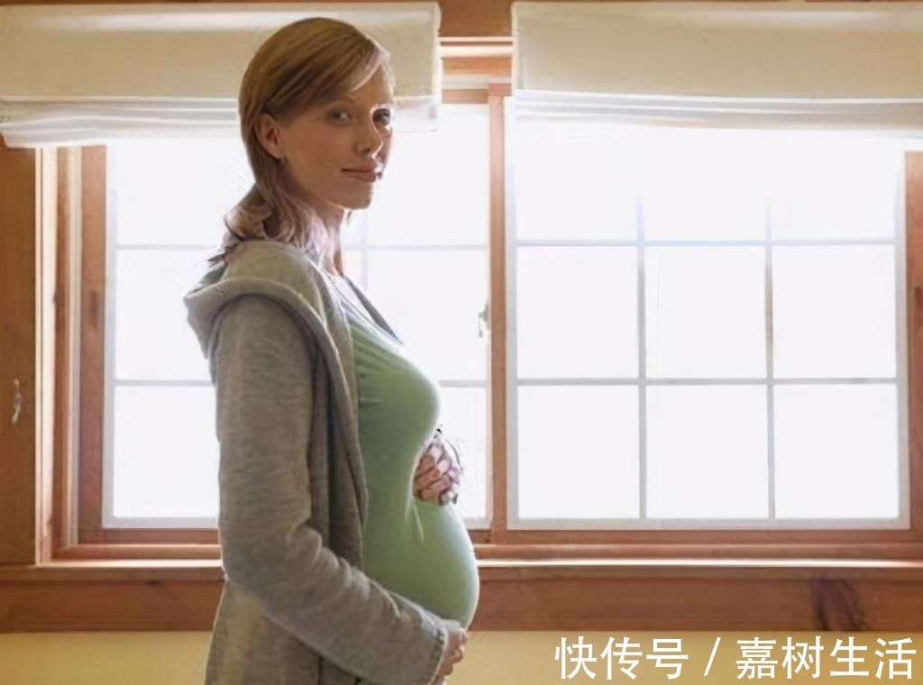 直播|国外产妇直播生娃,不走寻常路用手拽出来,网友:不愧是战斗民族