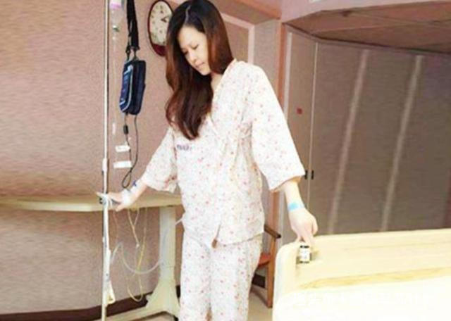 剖腹产|“最霸气产妇”火了,顺产完自己走回病房,网友调侃凯旋而归