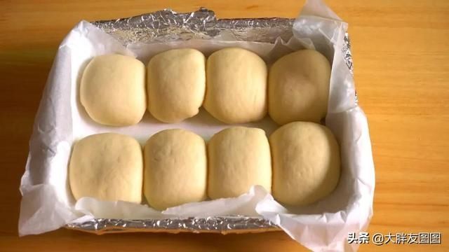 揭秘!奶黄包的家常做法,爆浆流心,软到捏不住