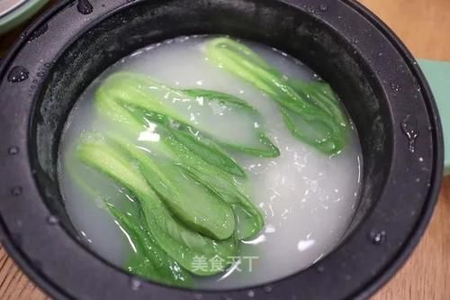 红烧牛肉面：面条筋道，汤香肉嫩，自己在家做超实惠