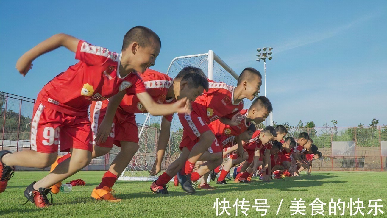 国足|中国足球为什么这么弱?国足不行:中国压根没几个人踢球