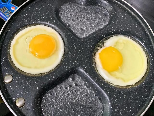 颜小厨|女儿经常点名要吃这早餐，简单一煮，5分钟就上桌，营养又美味