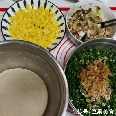 自从学会韭菜海鲜盒子，我就不想再吃外卖了