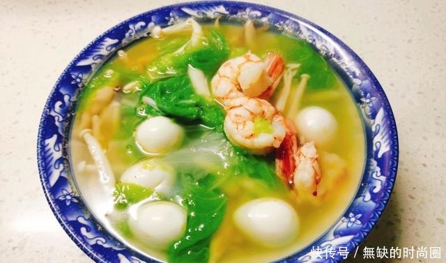 虾仁海鲜菇烧白菜汤，鲜香好喝，多加一种食材，做好后味美更营养