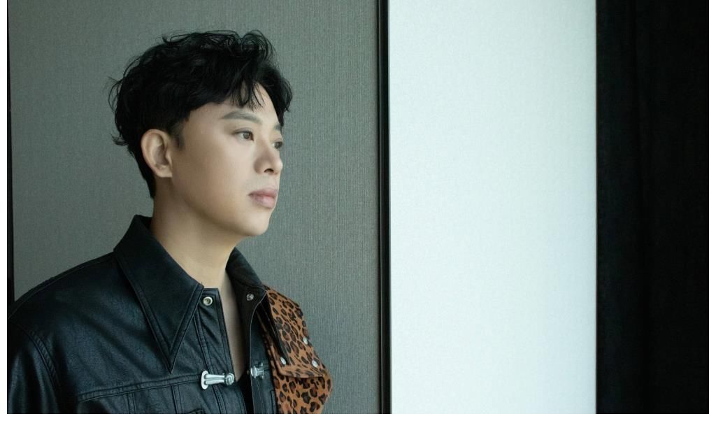 《閃光的樂(lè)隊(duì)》開(kāi)播，金潤(rùn)吉獨(dú)特嗓音引關(guān)注