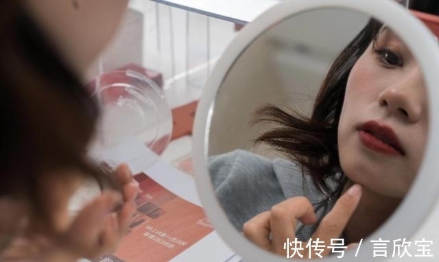 买手|两大新职业被热议，只需买买买和拆快递，唯品会“养”了数千人？