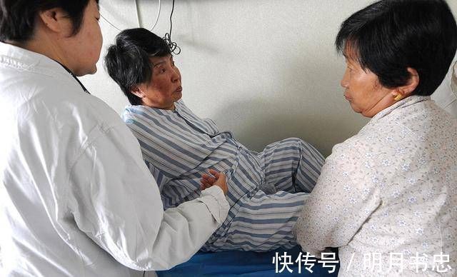 怀孕|50岁妈妈和女儿同时怀孕，妈妈积极保胎，孕36周生下一名男婴