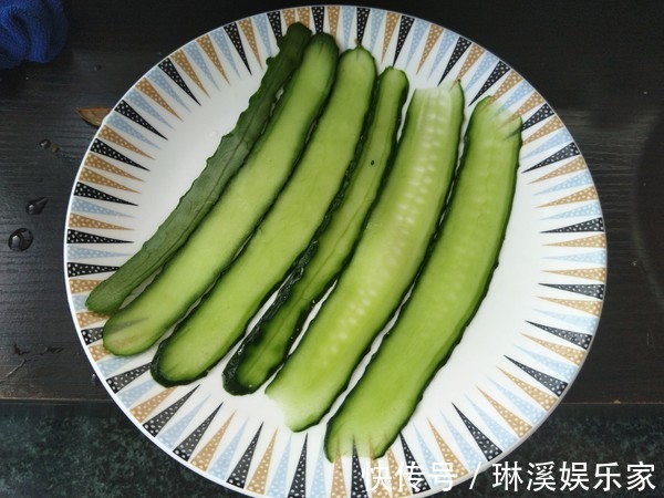 鸡身上“最值钱”的部位,买鸡的老板都留着自己吃,一只鸡就一个