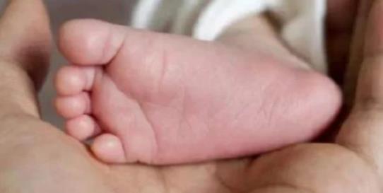 父母|医院为什么要留下新生儿的脚印呢医生可能不会说,但是父母要知