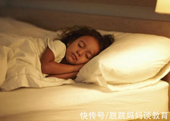 8小时睡眠论是骗人的?学生需要睡足这个数才行，你达标了吗?